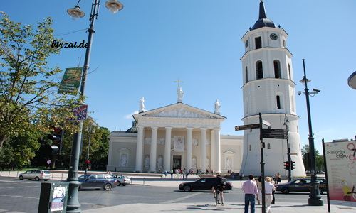 Glockenturm und Kathedrale