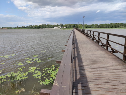 Astravas Holzbrücke zum Herrenhaus Holzbrücke Birzai