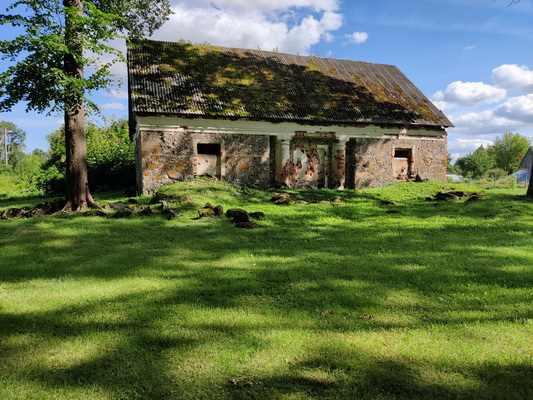 Herrenhaus Papilys Wirtschaftsgebäude Papilys Stallungen