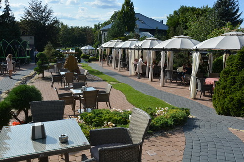 Aussenbereich Restaurant Floros Simfonija Kaunas Restaurant Floros Simfonija Litauen