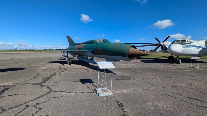 Kaunas Flughafenmuseum Mikoyan MiG-21 PF