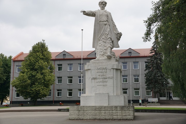 Raseiniai Zemaitis Denkmal Vincas Grybas