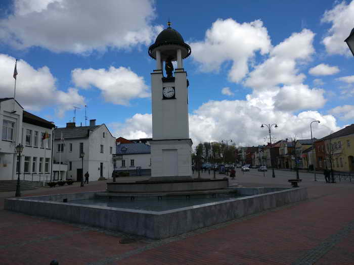 Glockenturm Telsiai Bär Glockenturm von Telsiai mit dem Goldbären