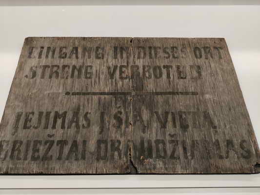 Paneriai Schild Haus der Geschichte Vilnius Schild von Paneriai