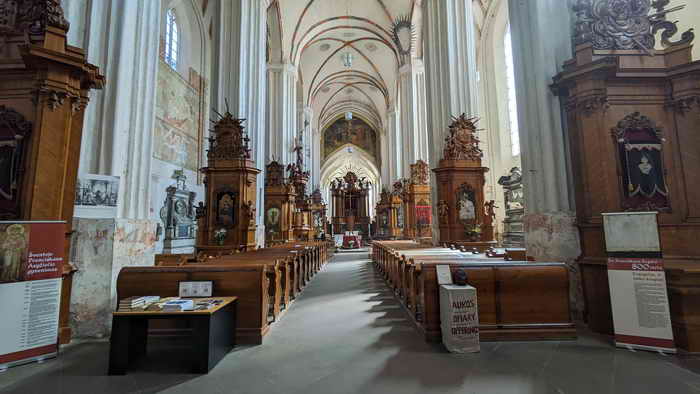 Bernhardiner Kirche Innenansicht
