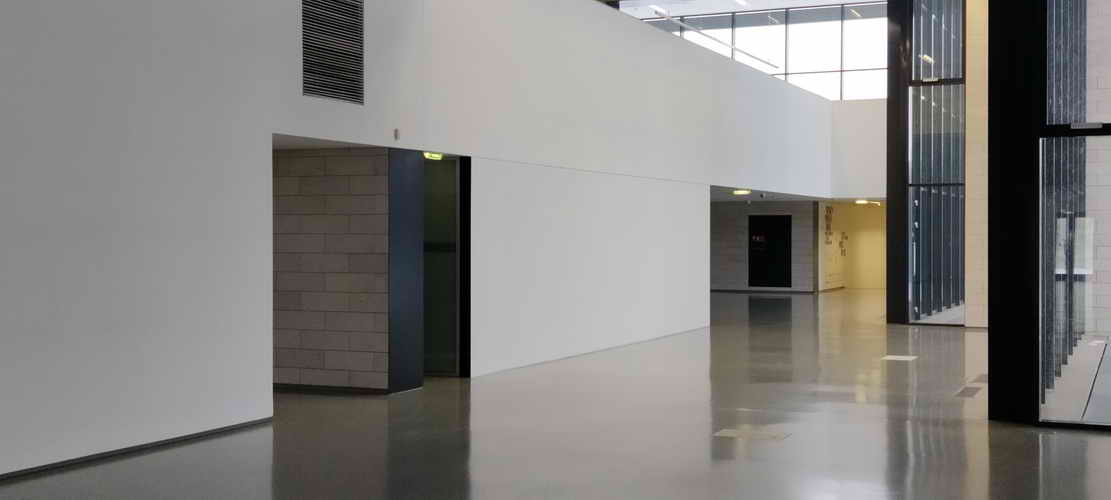 Weite Gänge NACIONALINĖ DAILĖS GALERIJA Nationale Kunstgalerie Innen