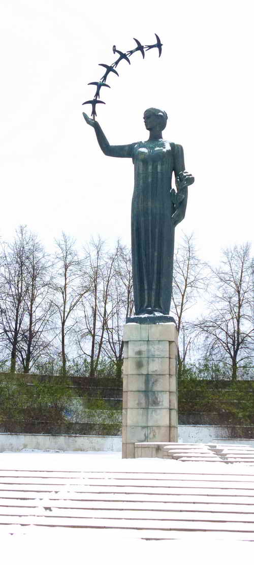 Statue NACIONALINĖ DAILĖS GALERIJA Schwalben Ersten Schwalben Nationale Kunstgalerie Vilnius