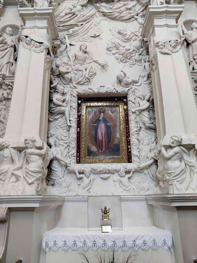 St. Peter und Paul Vilnius Heiligenbilder St. Peter und Paul Seitenfiguren Sensemann