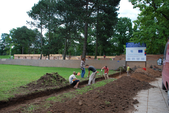 ausgrabungen vor der burg