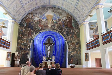 Kirche innen Fresken